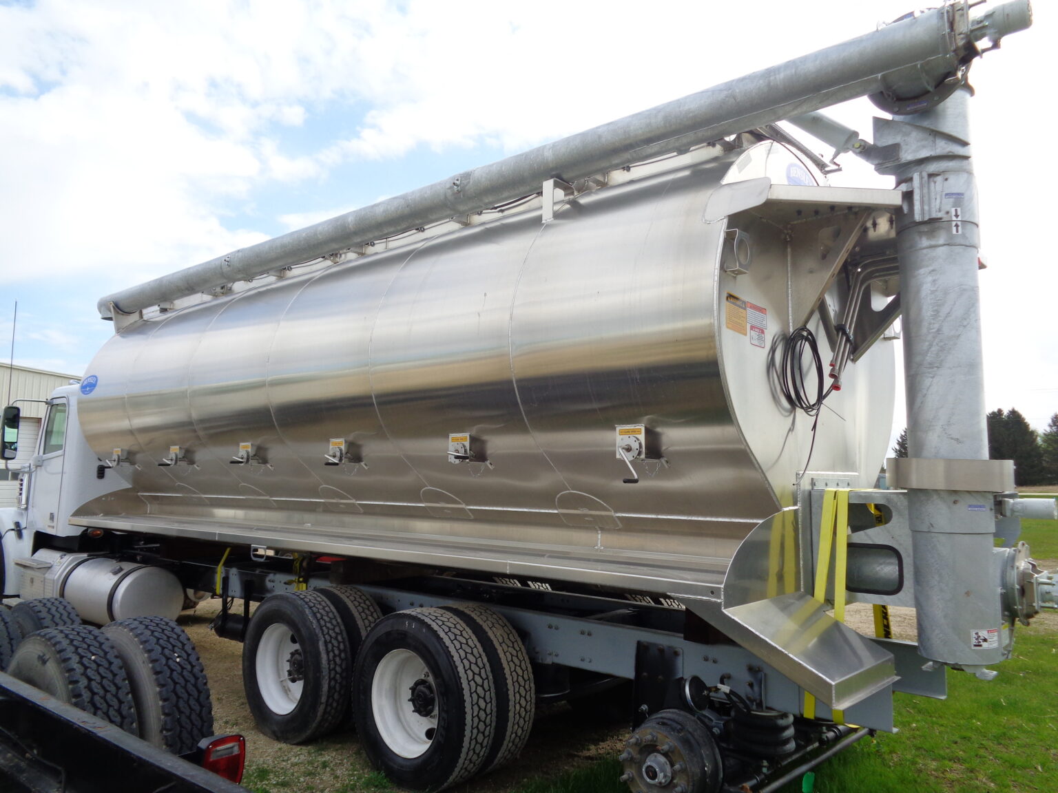 Hensley Feed Body Don's Truck Sales